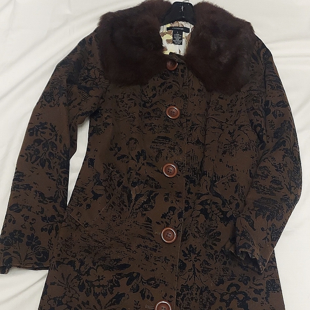 ARDEN B Genuine Fur Collar Brocade Tapestry Floral Coat